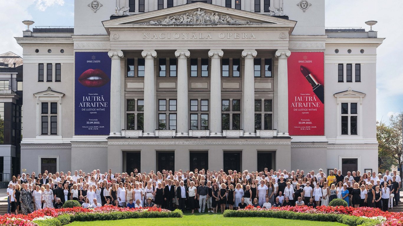 Сотрудники Латвийской национальной оперы и балета в августе 2022 года