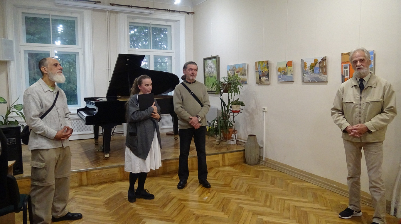 В Доме АНКОЛ открылась выставка Неониллы Медведевой, Андрея Северетникова и Валерия Байды