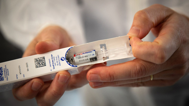 Valsts apmaksātas potes pret gripu – no oktobra; jau pieejamas jaunas Covid-19 vakcīnas