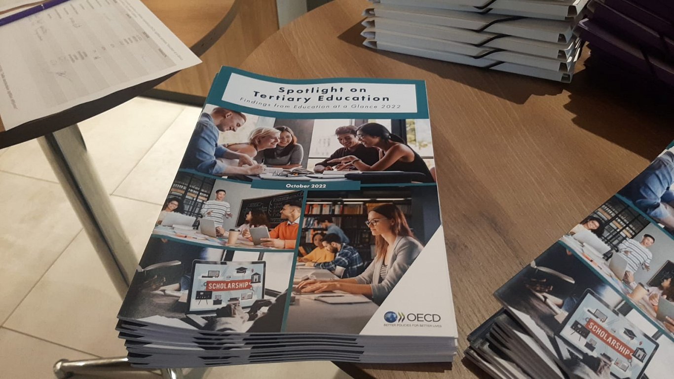 OECD izglītības pārskata Latvijas datu prezentācija