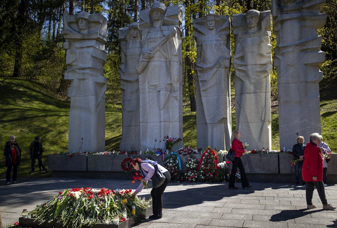Padomju karavīriem veltītais memoriāls Antakalnes kapsētā Viļņā