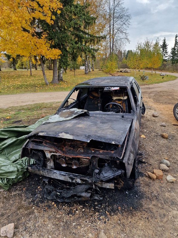 Sadedzinātais Ukrainas bēgļu auto