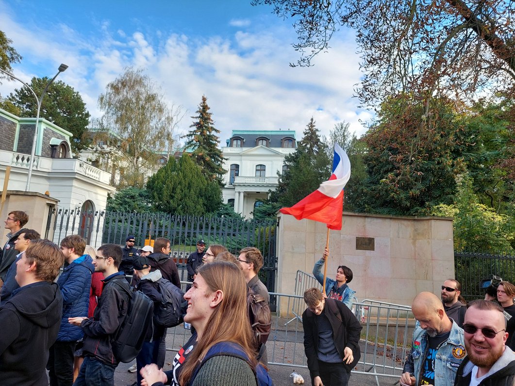 Protesta akcija pie Krievijas vēstniecības Prāgā.