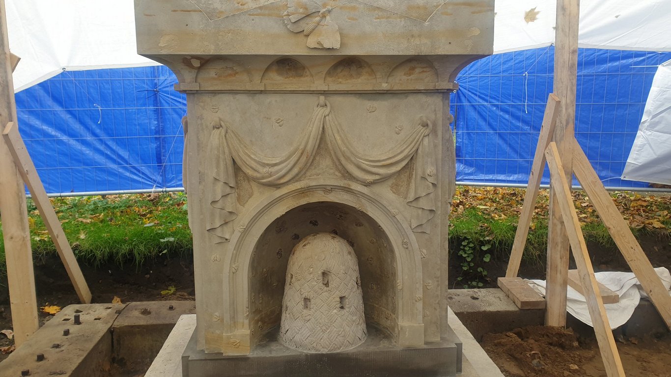 Lielajos kapos atjauno Vērmaņu dzimtas pieminekļus (2022. gada oktobris))
