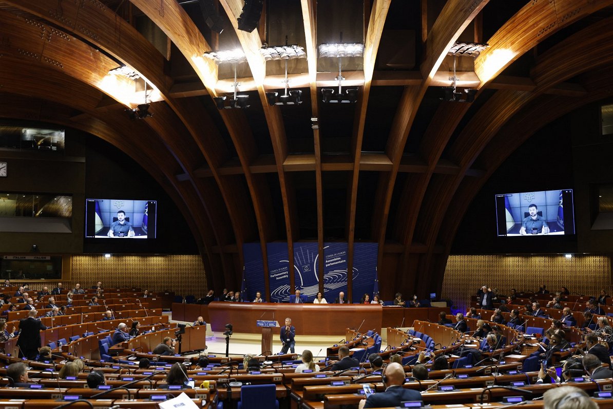 Ukrainas prezidents Volodimirs Zelenskis uzrunā Eiropas Padomes Parlamentārās asamblejas delegātus