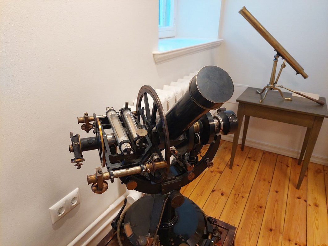 LU muzeja ekspozīcija par Latvijas astronomu darbu 20. gadsimtā