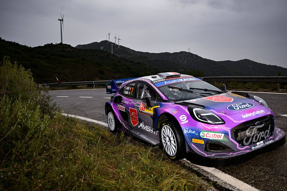 Pjēra Luī Lubē ekipāža Spānijas WRC posma treniņbraucienos