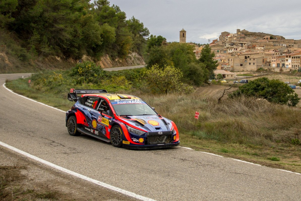 Tjerī Nevila ekipāža 2022. gada Spānijas WRC posmā