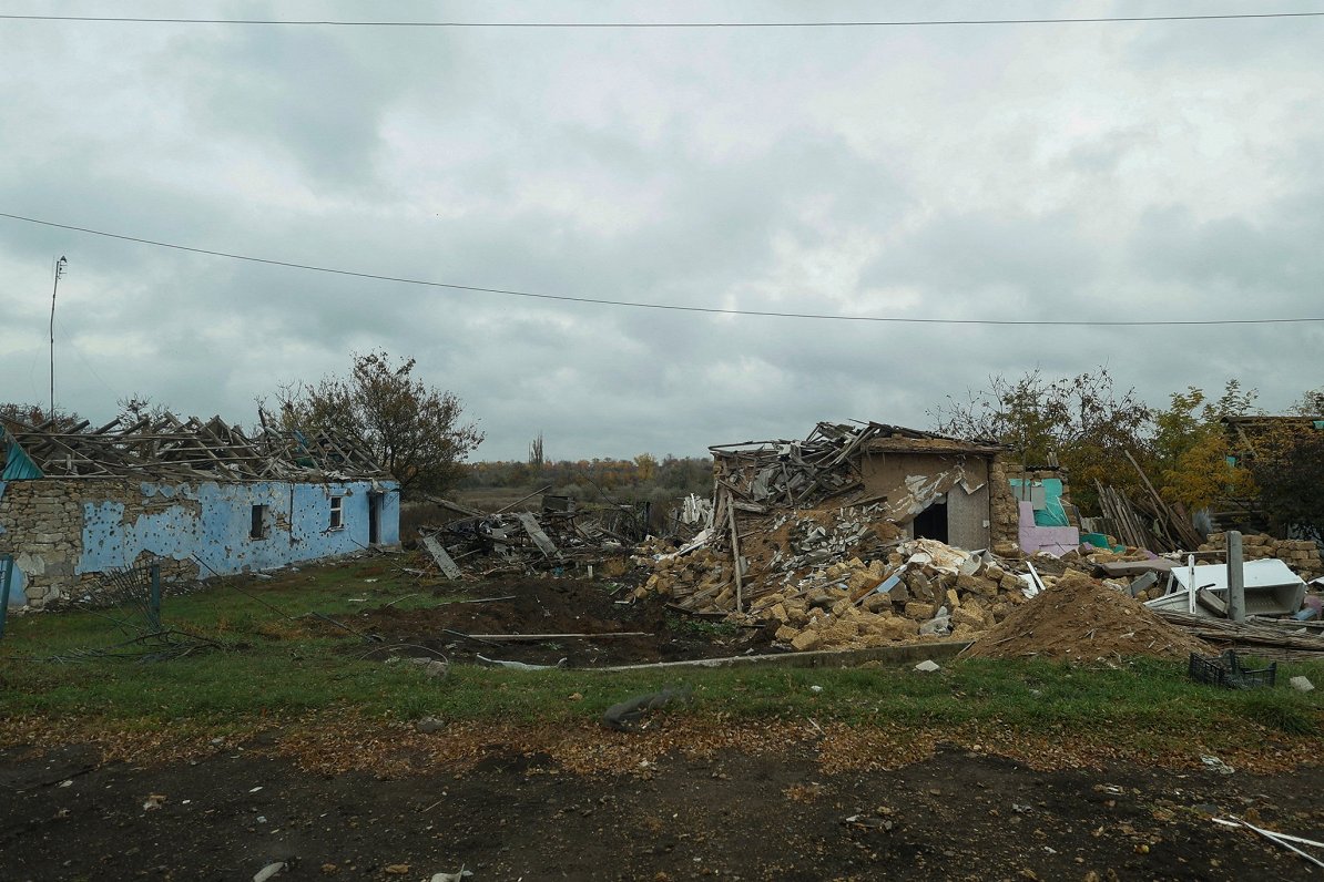 Разрушенные дома. Украина, Николаевская область. 25.10.2022