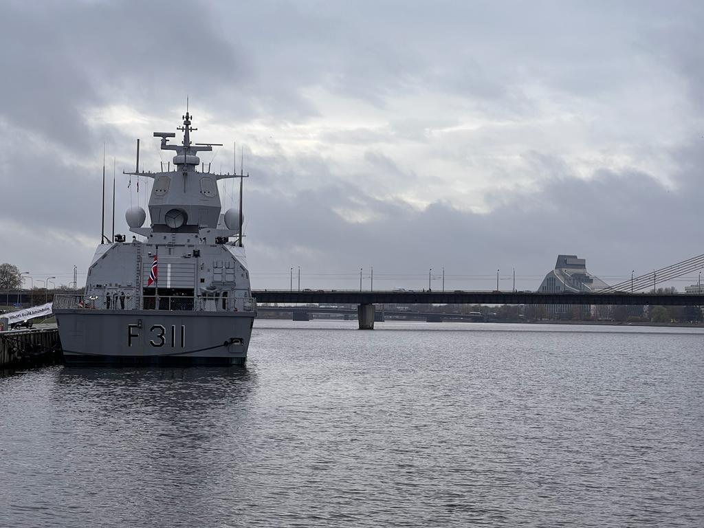 NATO karakuģi Rīgas ostā