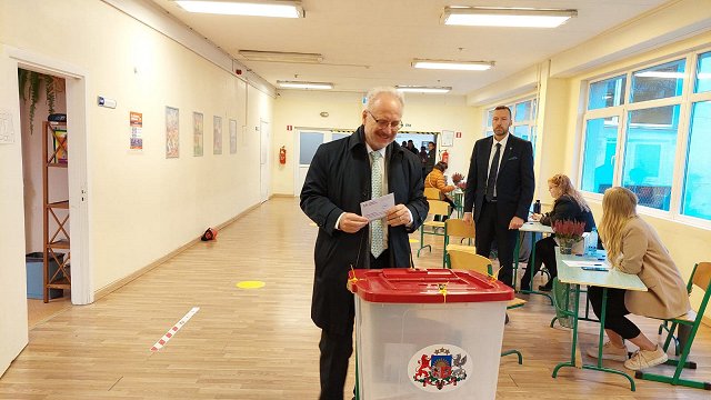 Valsts prezidents: Nevar balsot par partijām, kam nerūp Latvija