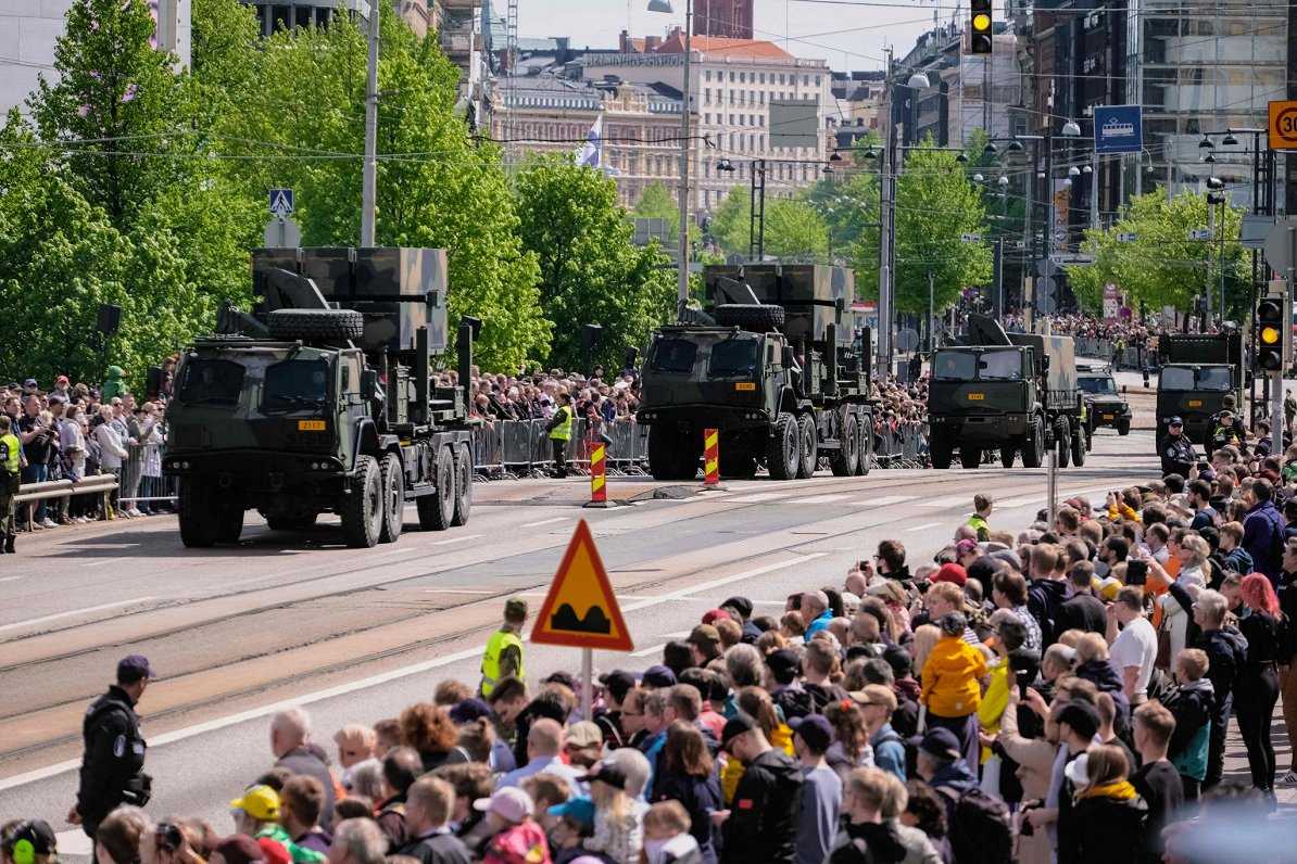 Armijas parāde Somijas galvaspilsētā Helsinkos