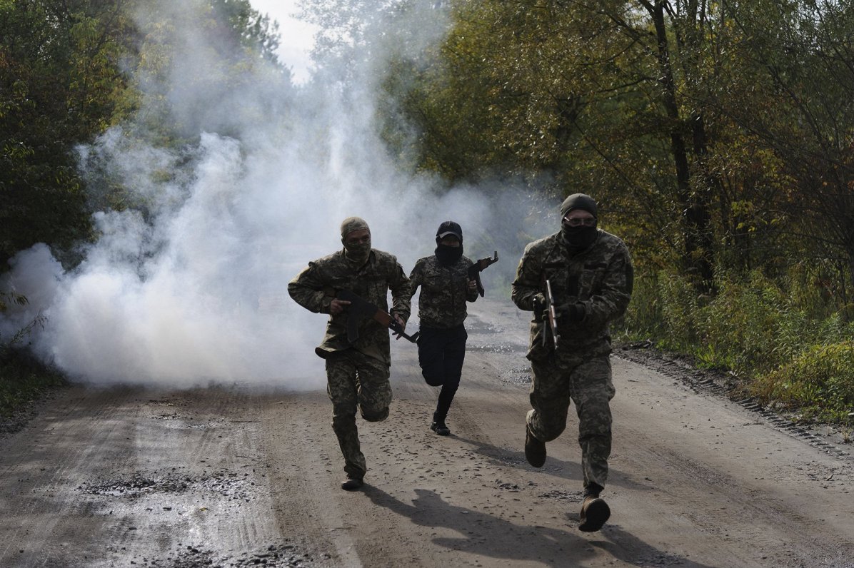 Ukrainas aizstāvju militārā apmācība Ļvivas reģionā