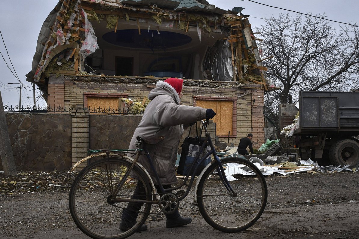 Krievija triecienu dēļ Ukrainā bez enerģijas atstājusi 4,5 miljoni cilvēku