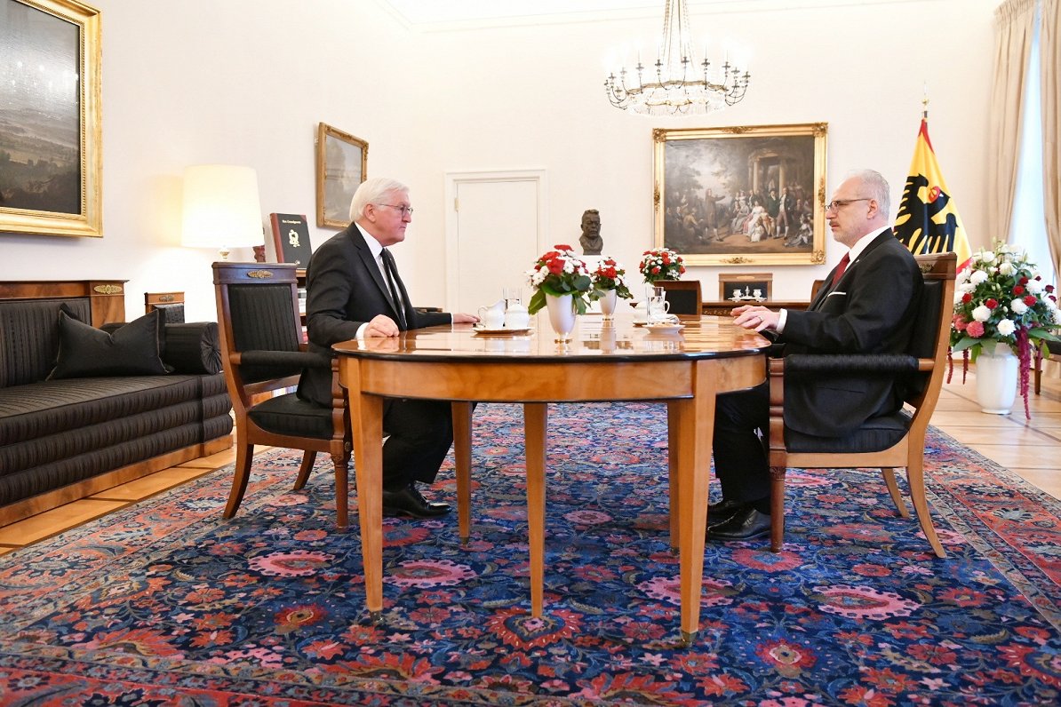 Valsts prezidents Egils Levits tiekas ar Vācijas Federālo prezidentu Franku Valteru Šteinmeieru