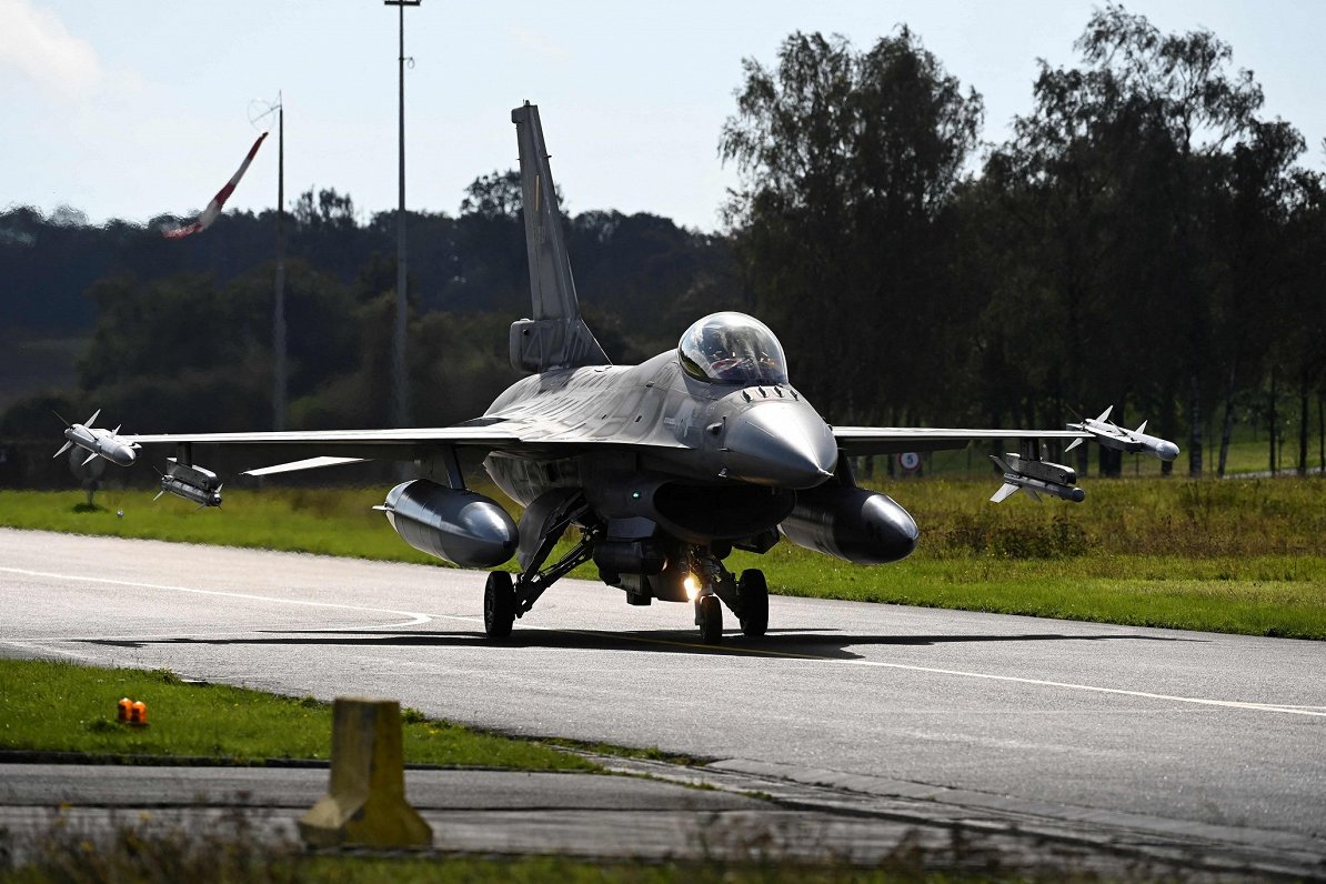 Polijā apkalpos ASV «F-16» iznīcinātājus