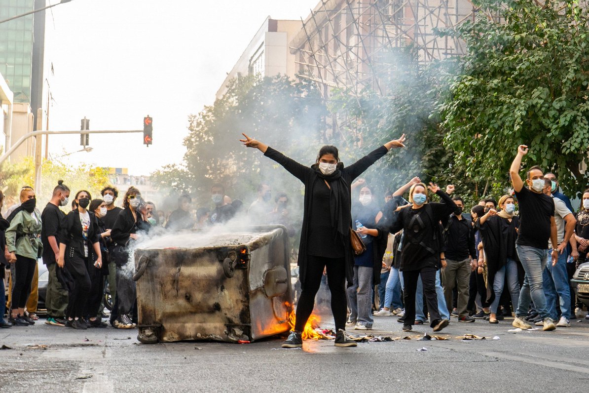 Aprit divi mēneši kopš Mahsas Amini nāves: interaktīva karte par Irānas protestu attīstību