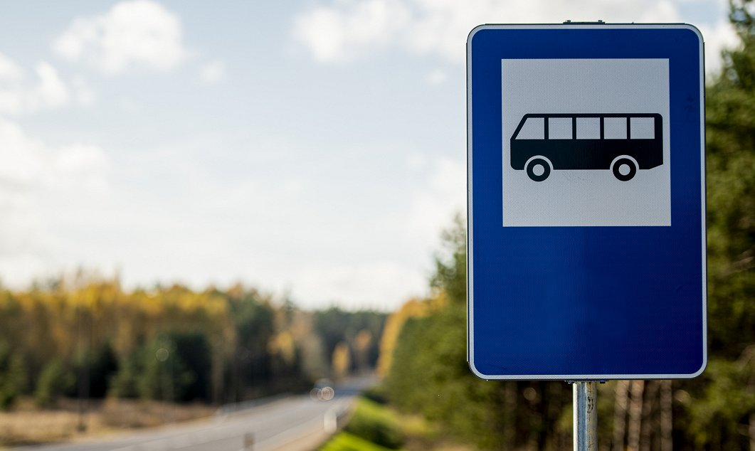 IUB aizliedz slēgt līgumus par sabiedrisko transportu septiņās reģionālo autobusu tīkla daļās