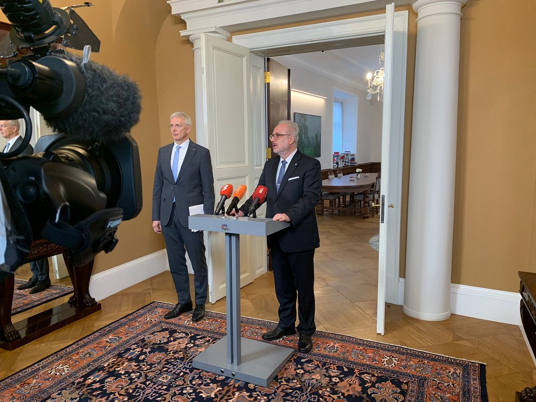 Премьер Кришьянис Кариньш и президент Эгил Левитс