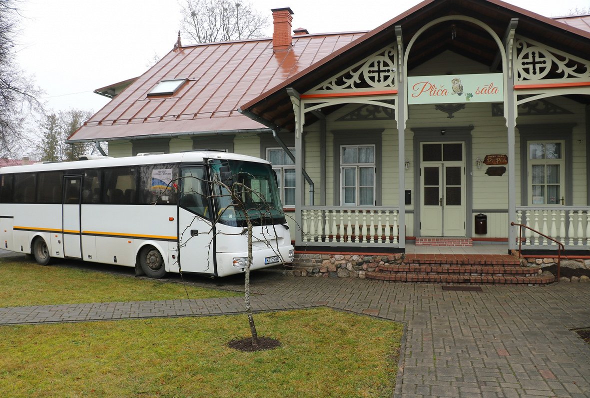 Skolēnu autobuss Preiļos, ko ziedos Ukrainai