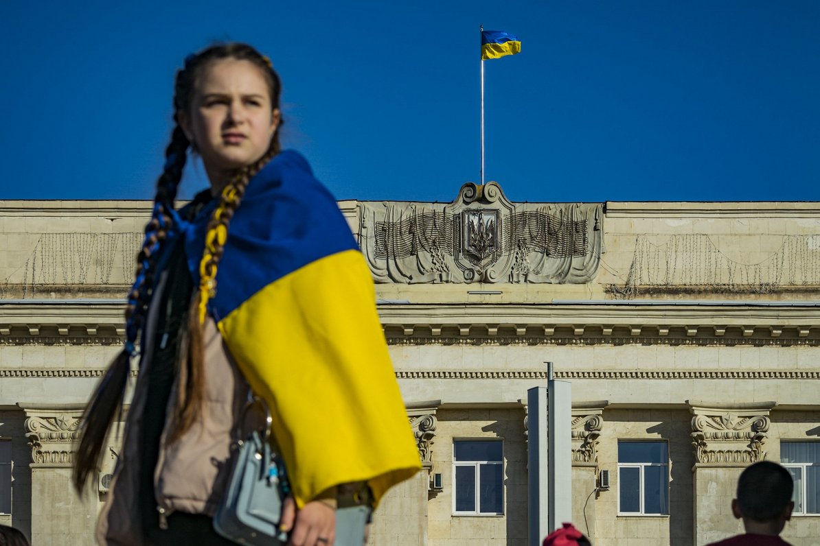 Novembrī no Krievijas okupantiem tika atbrīvota Ukrainas pilsēta Hersona. Ukraiņi cer, ka viņiem izd...