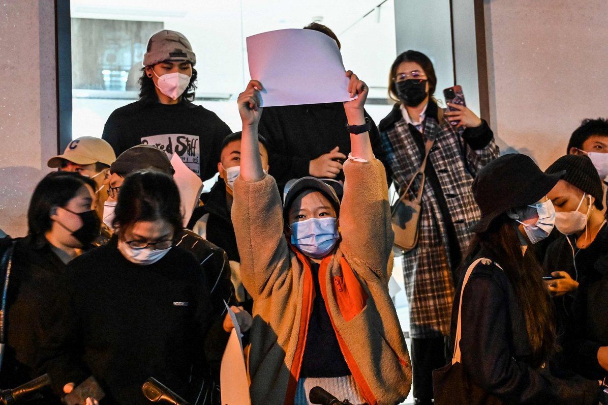 Protesta akcijas dalībnieki Ķīnas pilsētā Šanhajā