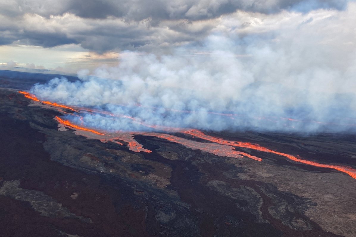 Havaju salās sācies pasaulē lielākā vulkāna izvirdums