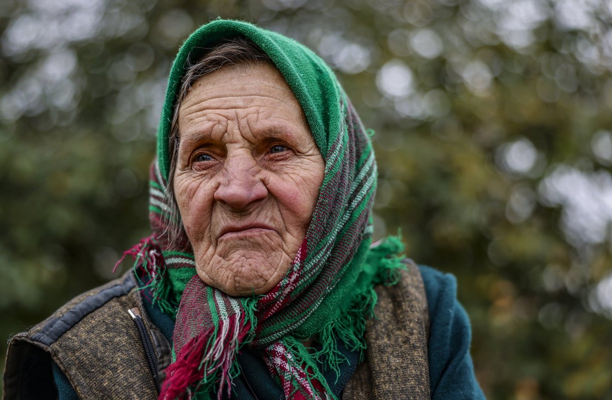 Баба Зоя, родившаяся в ту войну и боящаяся не дожить до конца этой. Украина, Николаевская область, 0...
