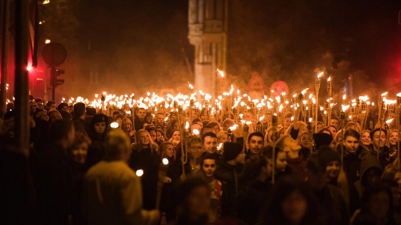 Факельное шествие в Лиепае.