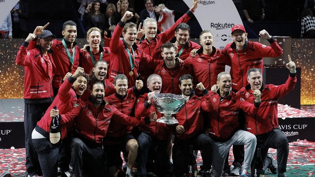 Kanādas tenisisti finālā uzveic Austrāliju, pirmo reizi izcīna Deivisa kausu
