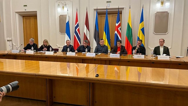 Vizītē Kijivā Baltijas un Ziemeļvalstu ministri domā par atbalstu Ukrainai pārziemošanai
