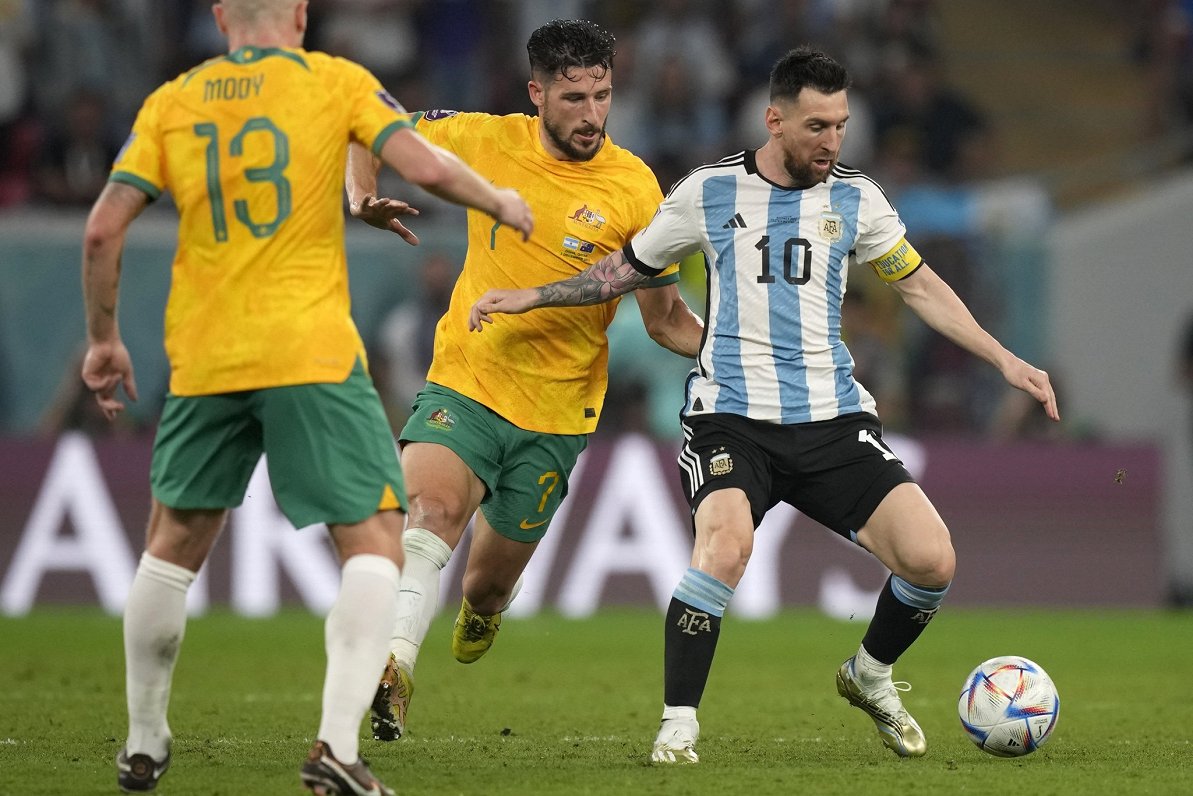 La squadra di calcio argentina dimostra la sua superiorità nella partita contro l’Australia e raggiunge i quarti di finale.  Migliori episodi / Articolo