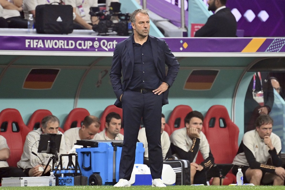 Vācijas futbola izlases treneris Hansi Fliks Pasaules kausa finālturnīrā Katarā