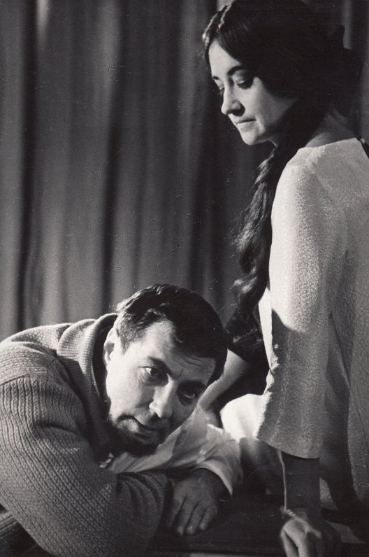 Harijs Liepiņš un Dina Kuple Dailes teātra izrādē “Motocikls” (1967)