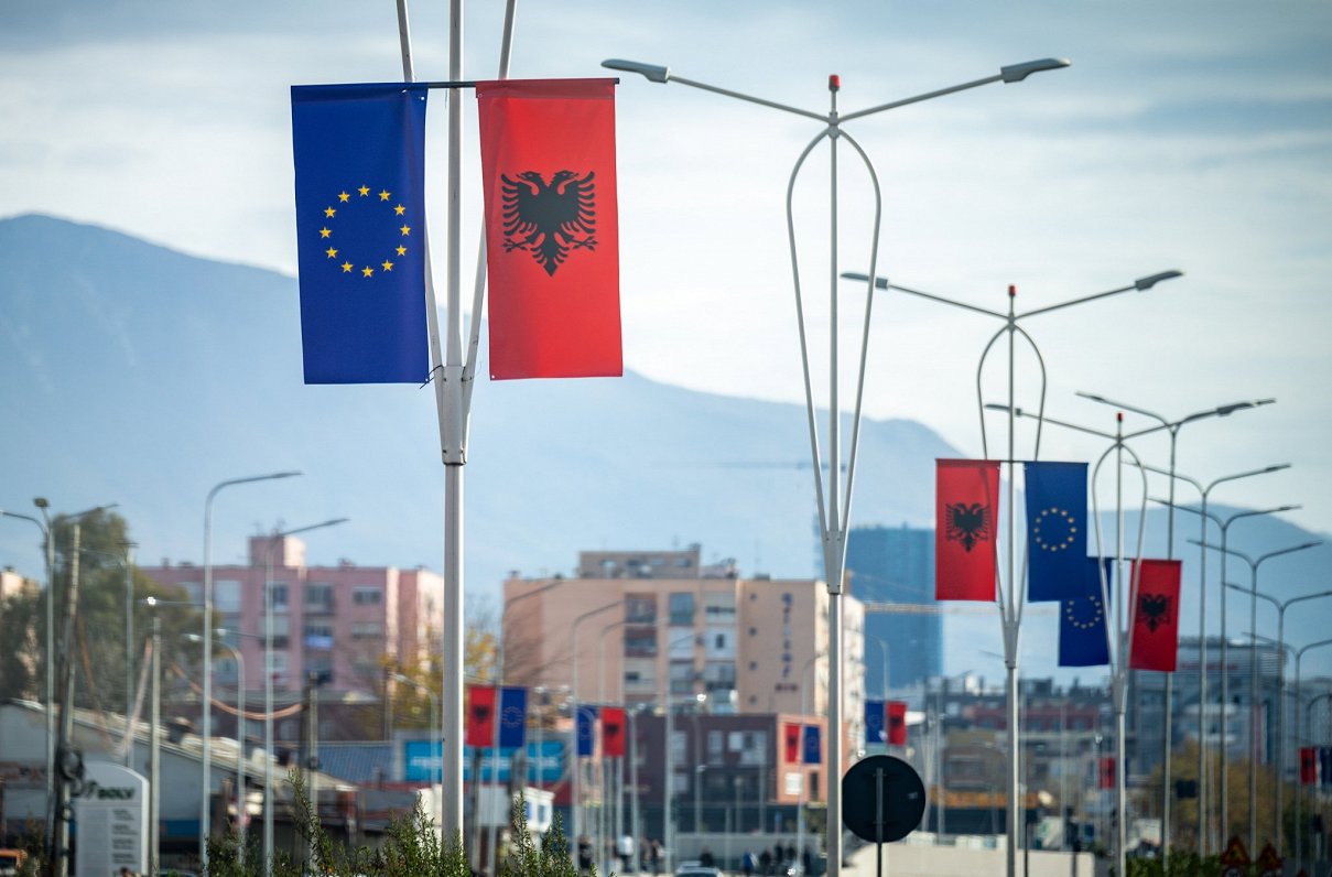 Tirāna ES un Rietumbalkānu valstu līderu samita laikā decembra sākumā
