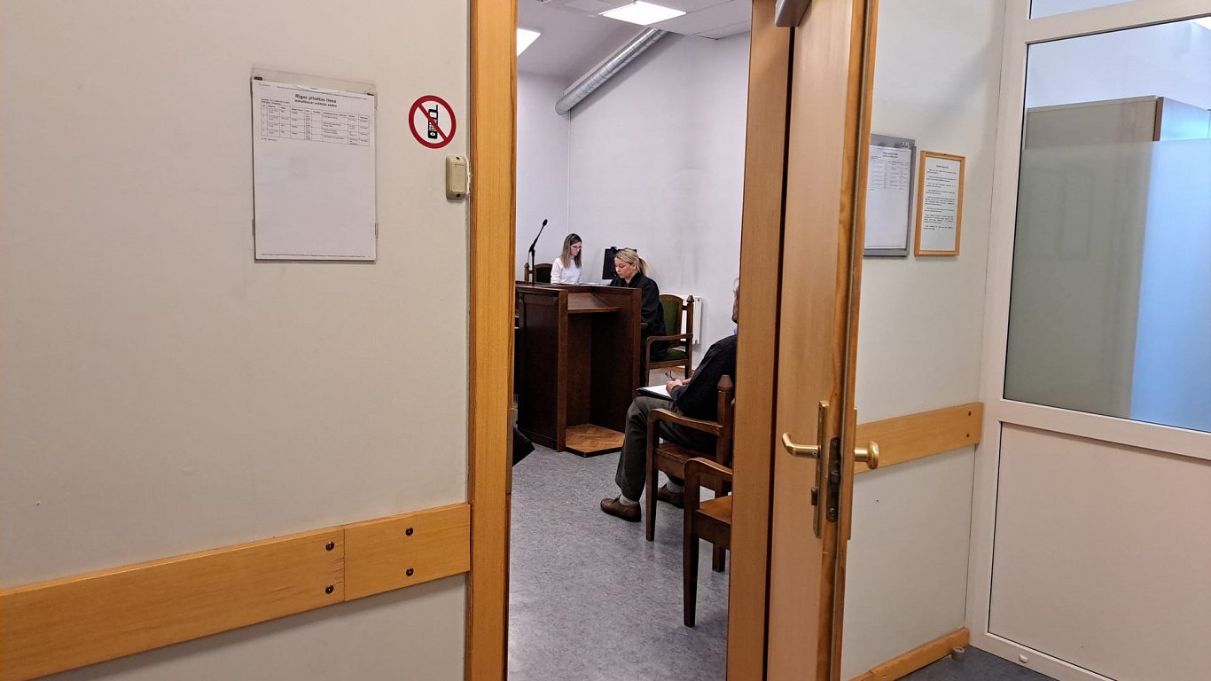Par iespējamu seksuālu vardarbību pret pacientēm tiesas priekšā stājas imunologs Ņikiforenko