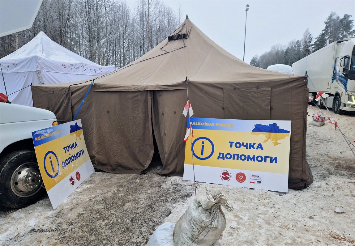 Palīdzības telts Ukrainas bēgļiem Grebņevas robežpunktā