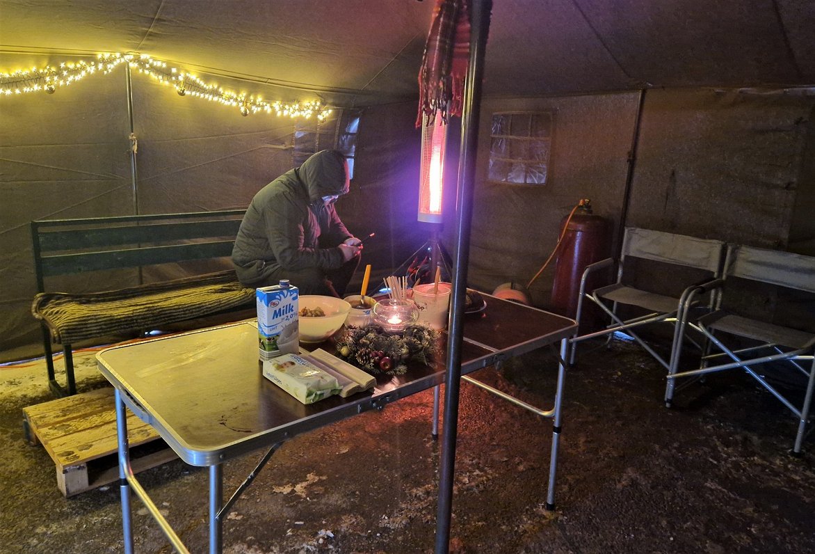 Palīdzības telts Ukrainas bēgļiem Grebņevas robežpunktā