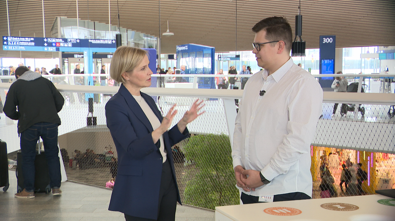 Saruna ar Helsinku lidostas izpilddirektori 2022. gada maijā