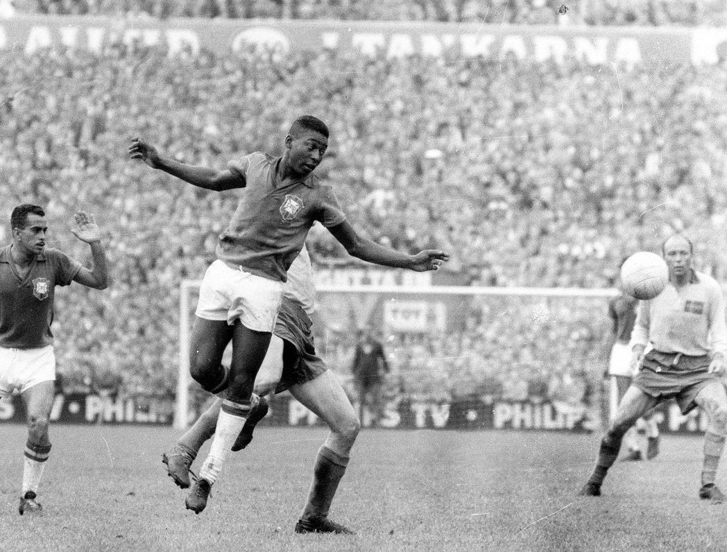 Pelē Pasaules kausa finālspēlē pret Zviedriju 1958. gadā