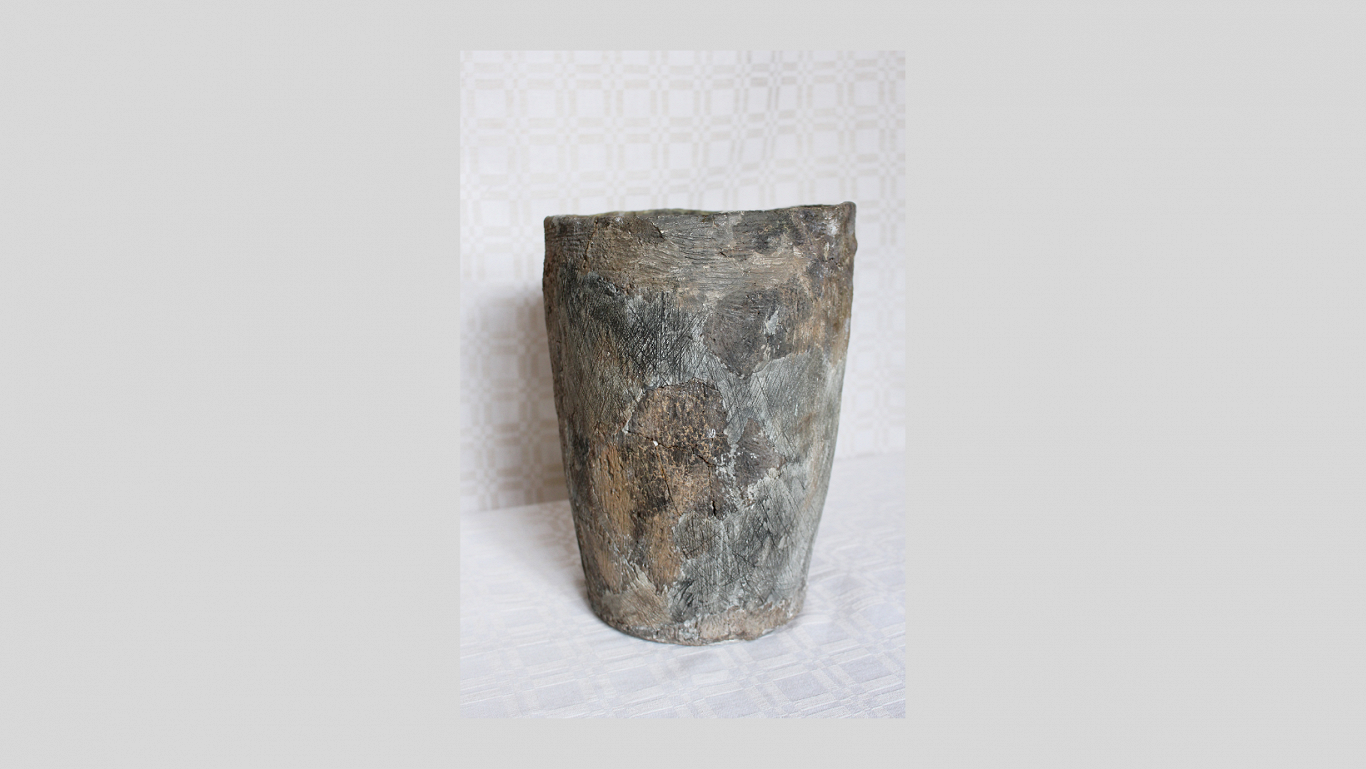 Švīkātās keramikas trauks, 1. g. t. p. m. ē., lauskas atrastas Dievukalnā