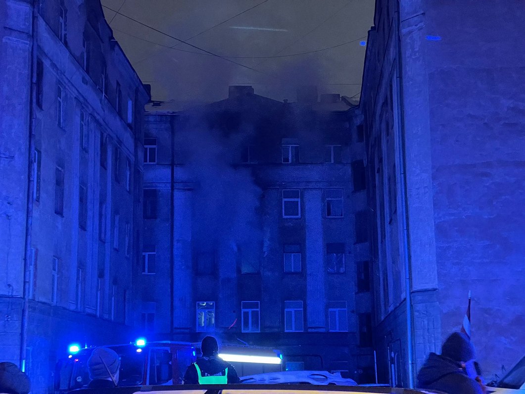 Место пожара на улице Даугавпилс в Риге.