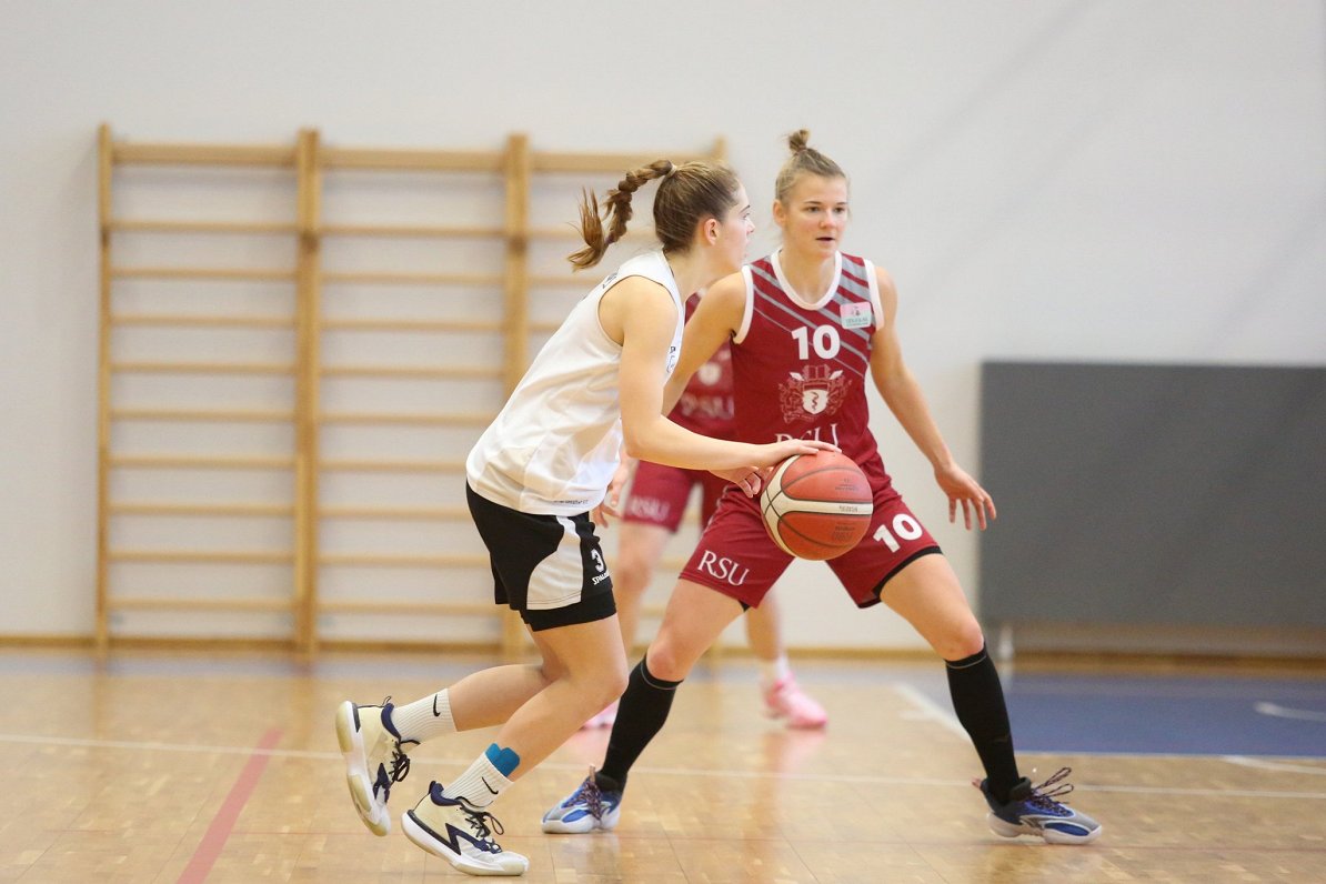 Баскетболистки ДУ в Балтийской лиге 3 декабря проиграли RSU (Рига) — 66:84.