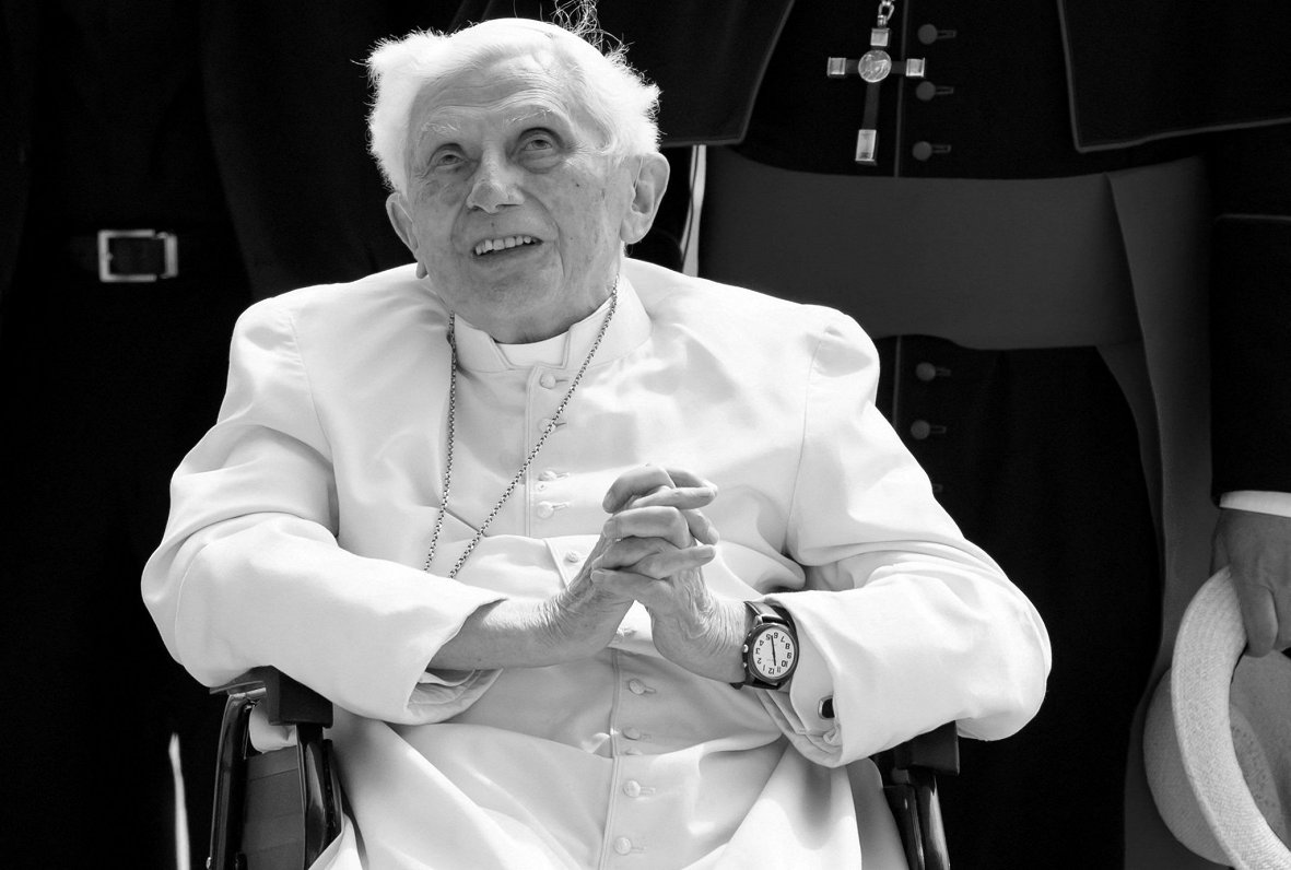 Папа Римский Бенедикт XVI в 2020 году.