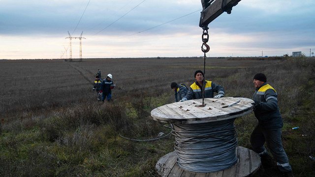 Ukrainas elektriķi strādā visu diennakti, lai atjaunotu elektrības padevi un sakarus