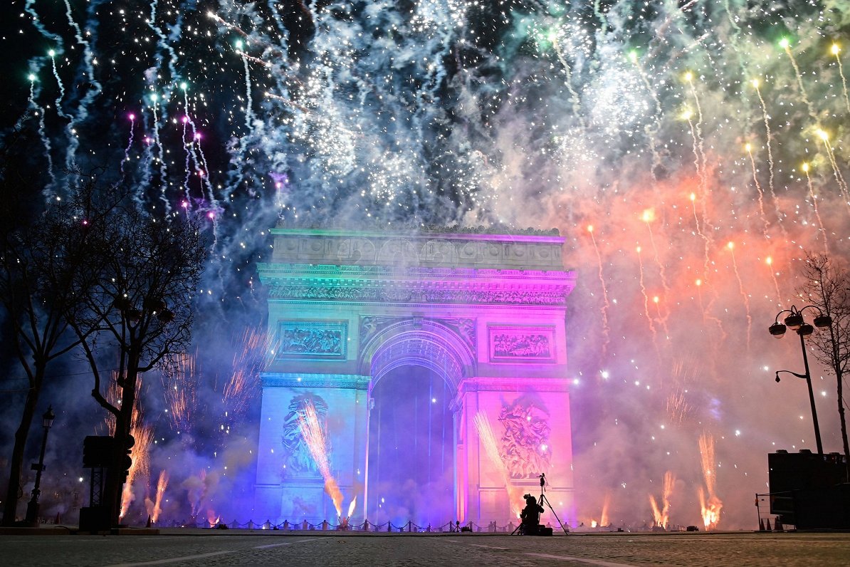 Jaunā gada uguņošana Parīzē