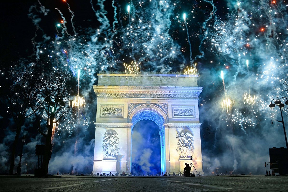 Jaunā gada uguņošana Parīzē