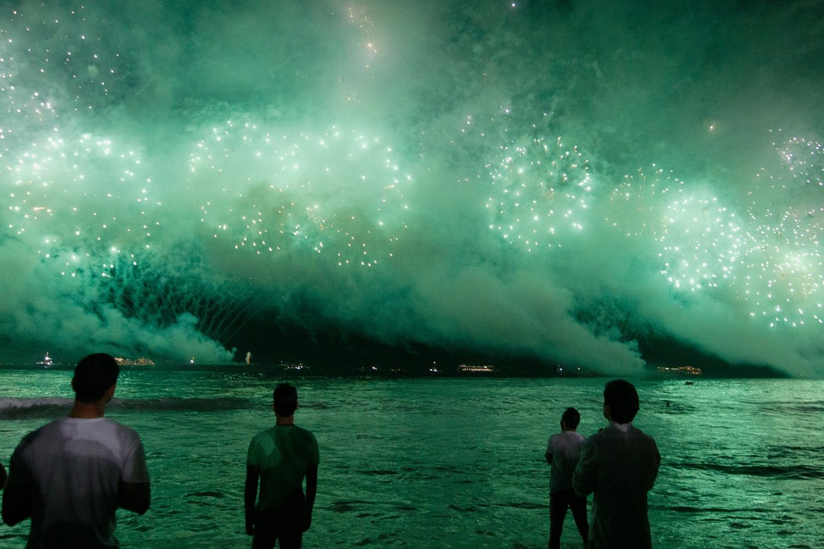 Riodežaneiro Kopakabanas pludmalē sagaida Jauno gadu