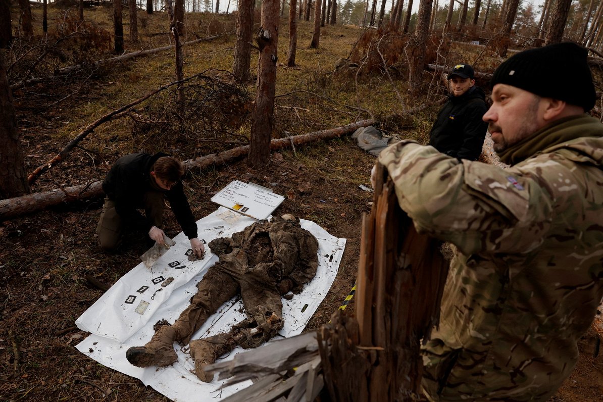 Ukraiņu karavīru mirstīgo atlieku ekshumācija
