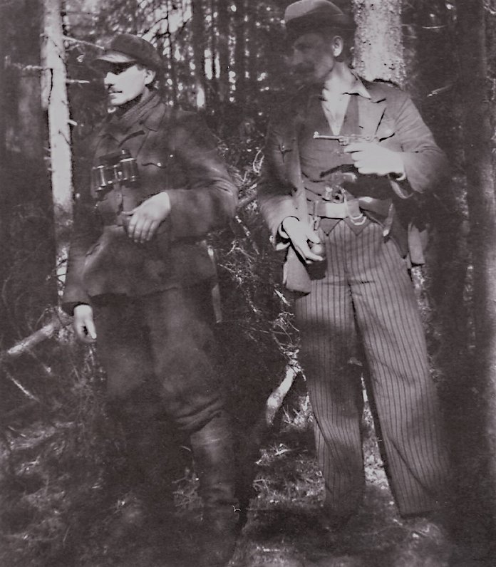 Friča Kārkliņa grupas nacionālie partizāni Kabiles pagastā. 1946. g. vasara.